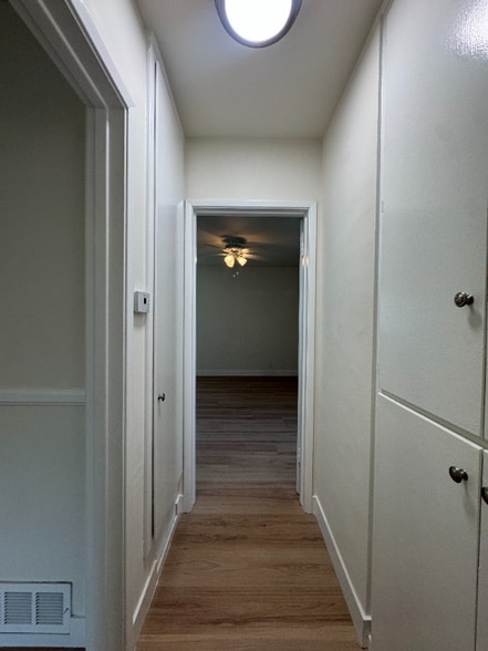 Building Photo - 283 S El Molino Ave