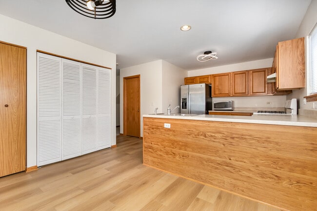 Building Photo - 14610 Patriot Square Dr W