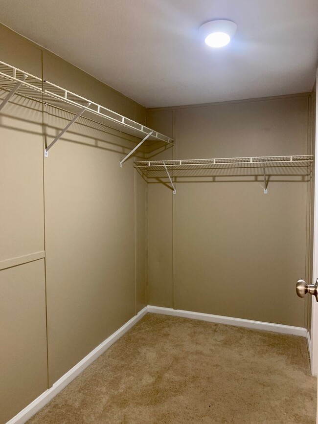 Building Photo - Renovated 3 Bedroom Home In Raleigh, Apply...