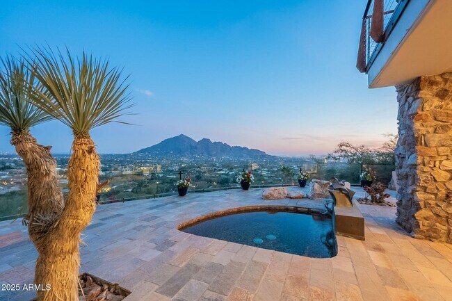 Building Photo - 7044 N Hillside Dr