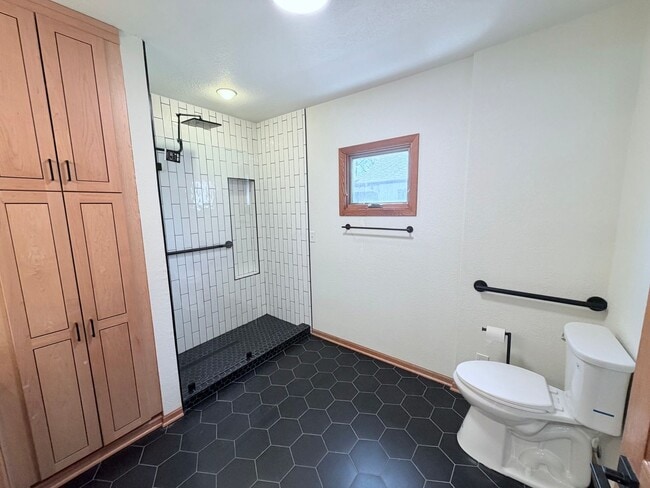 Building Photo - Fully Remodeled Luxury Home with Exceptional Space and Style!!