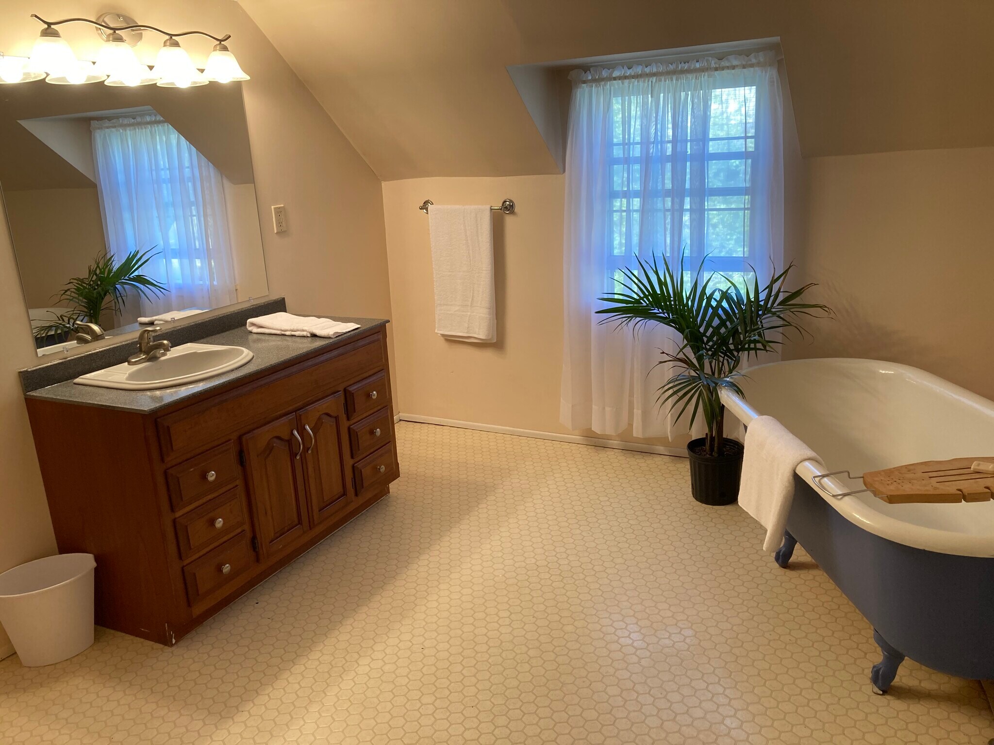 Building Photo - 221 S James St