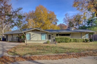 Building Photo - Beautiful Ranch-Style Rental in Marion Gar...