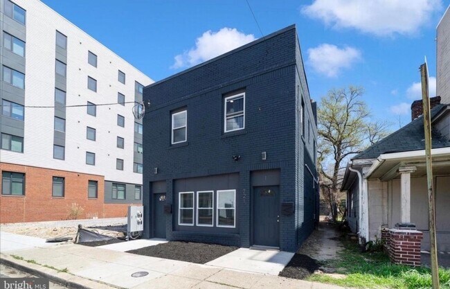 Building Photo - 721 50th St NE