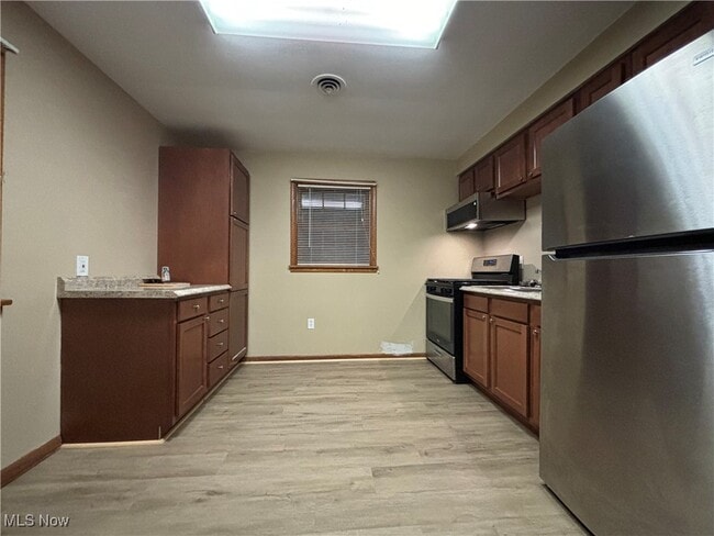 Building Photo - 1048 E State St