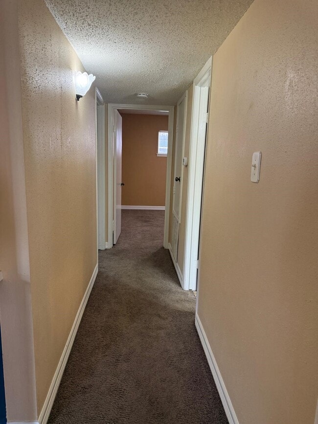 Building Photo - 6402 Del Monte Dr