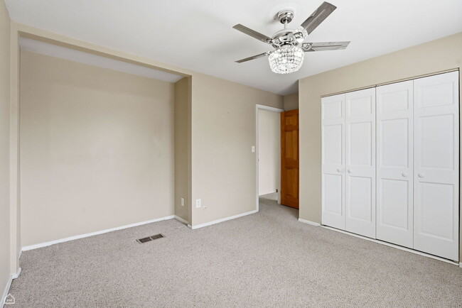 Building Photo - 409 Kensington Dr