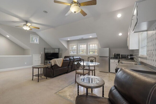 Building Photo - 97 Huntington Rd NE