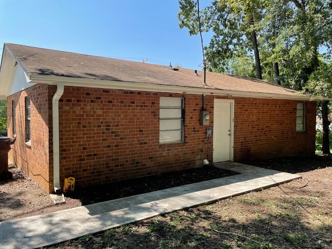 Building Photo - 1009 Cassell St
