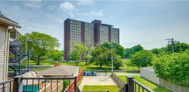 Building Photo - 4241 S Langley Ave