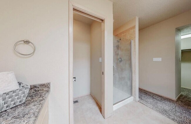 Building Photo - 2411 Tramway Terrace Ct NE