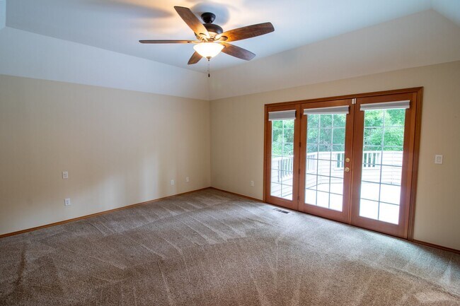 Building Photo - 4bd/2.5ba Redmond Home