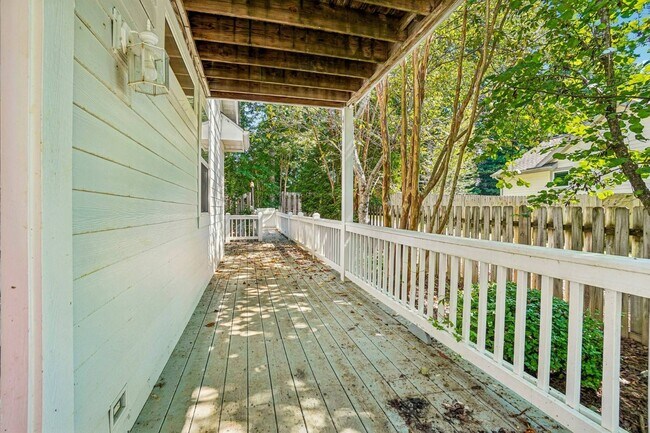 Building Photo - 73 Covered Bridge Dr