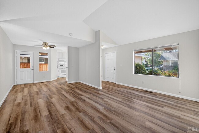 Building Photo - 663 Spring Ln