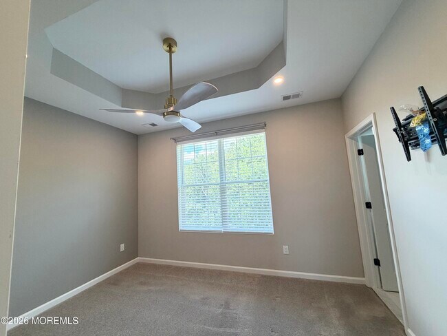 Building Photo - 305 Spirit Wy