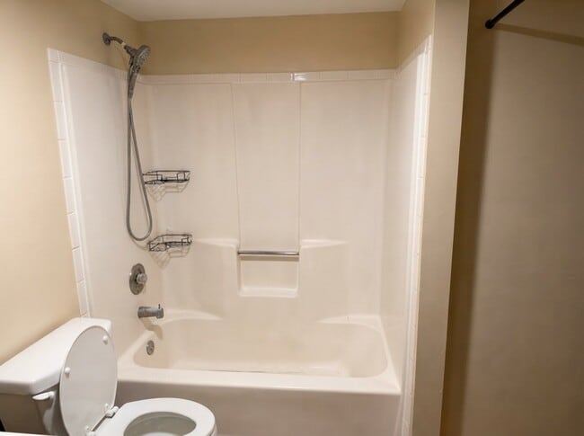 Building Photo - 353 S Whispering Hills Dr