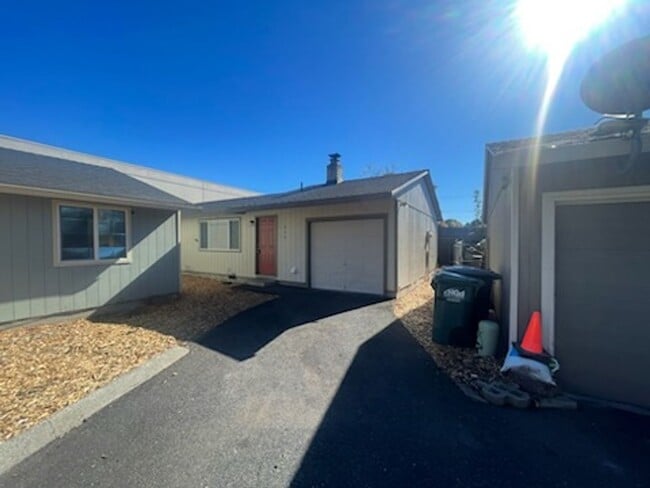 Building Photo - Newly Remodeled 3 Bedroom 1 Bathroom Ranch...