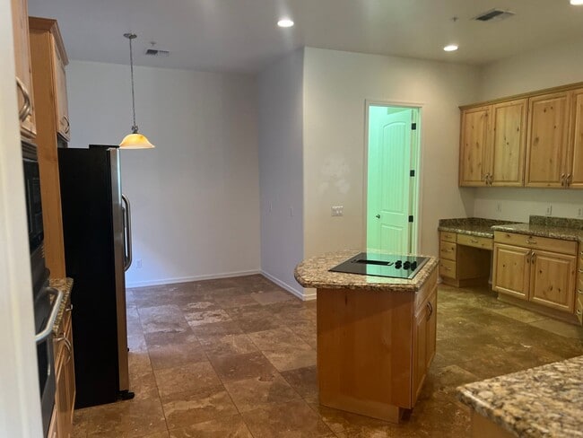 Building Photo - Unfurnished, 1-year long-term rental