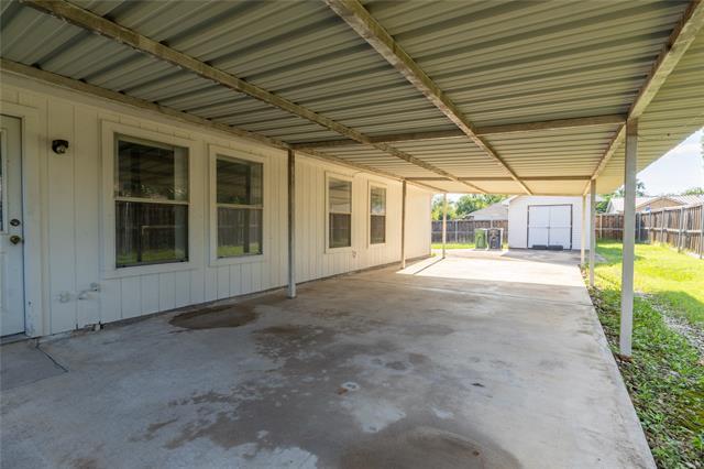 Building Photo - 1403 Chesapeake Dr