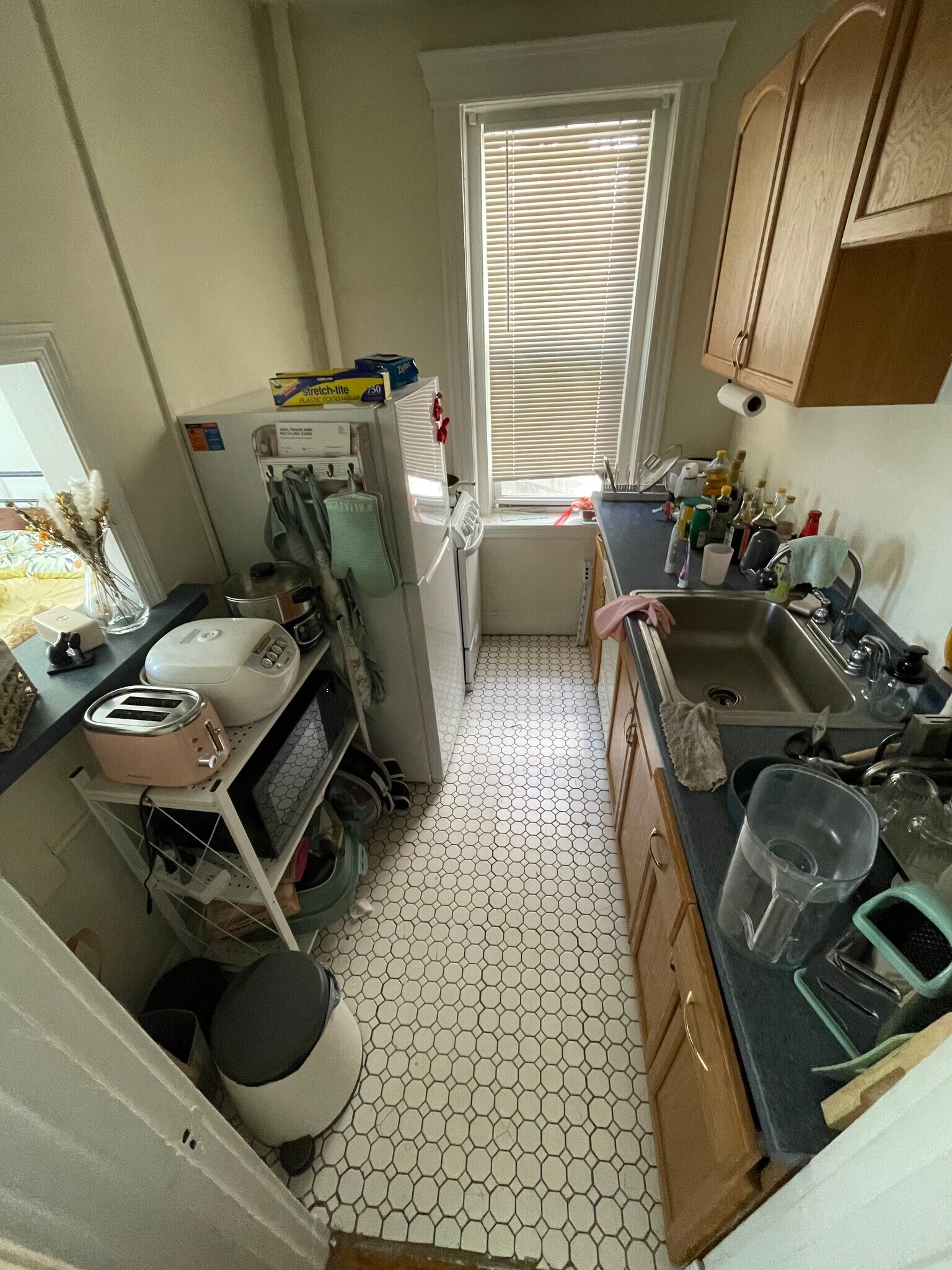 Building Photo - 384 Riverway