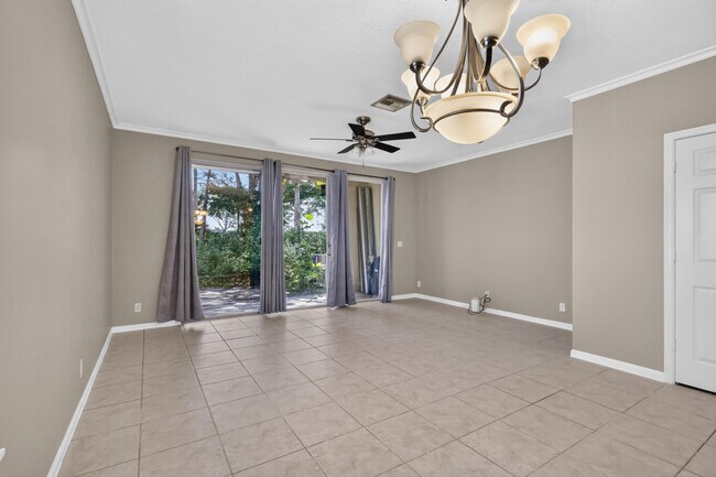 Building Photo - 8103 Bellagio Ln