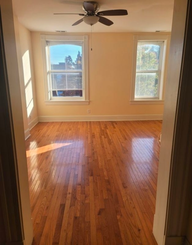 Building Photo - 4549-4551-4551 Oakland Ave