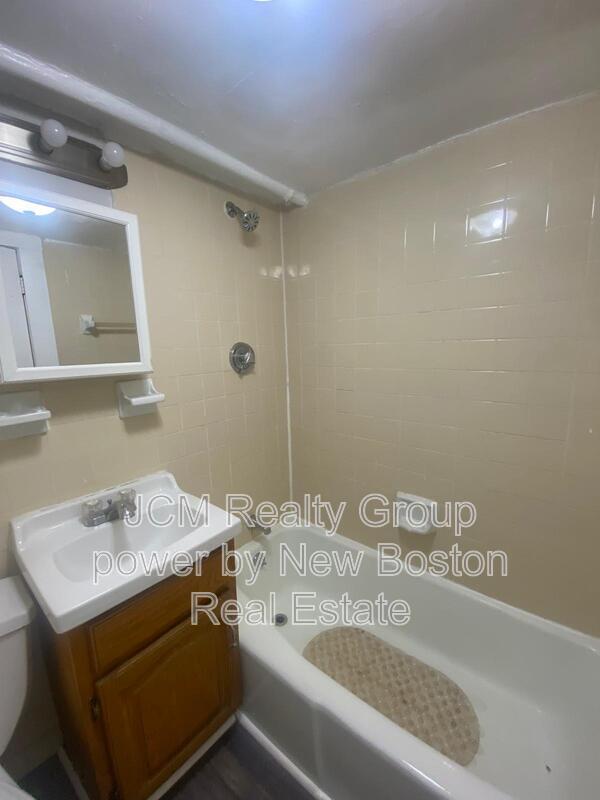 Building Photo - 95 Orange St