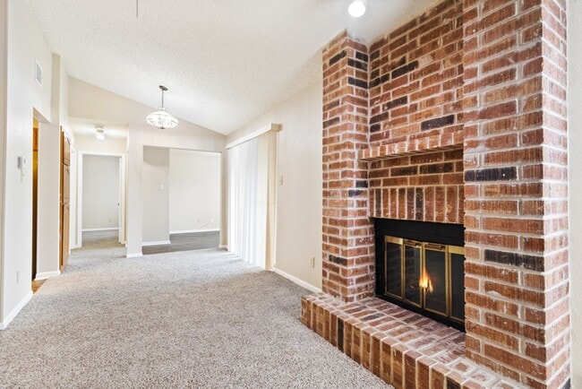 Building Photo - 4839 Brandeis St
