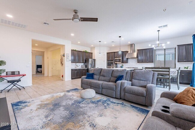 Building Photo - Charming 5-bed, 4.5-bath, 3 Car home with ...