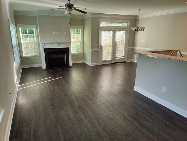 Building Photo - 847 Silver Leaf Dr