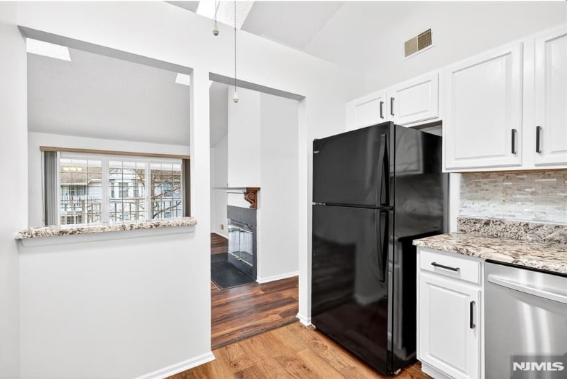 Building Photo - 556 Holly Ct