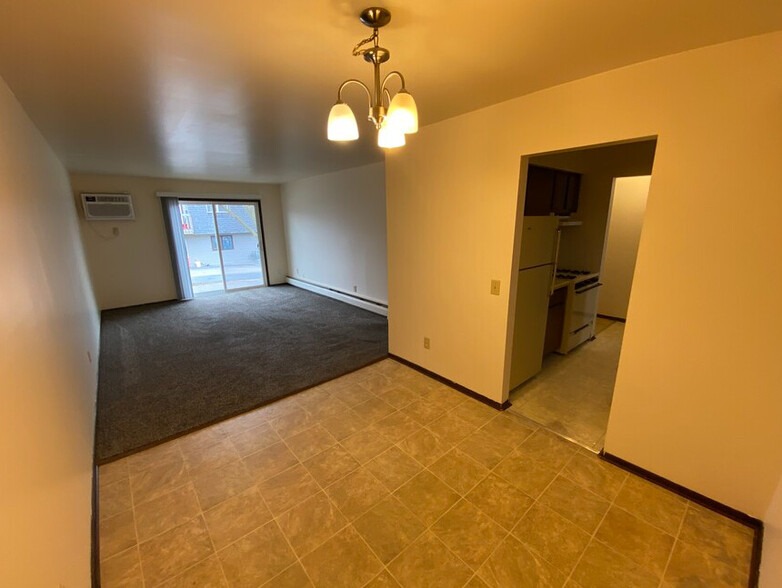Building Photo - Fox Ridge