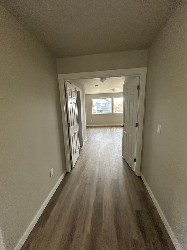 Building Photo - Beautifully Furnished Brand New 5 Bedroom ...