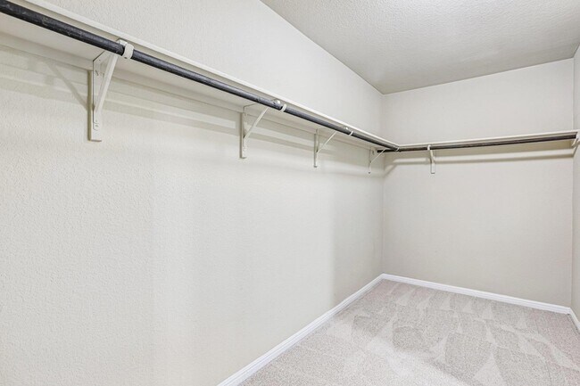 Building Photo - 10604 Menominee Falls Ln