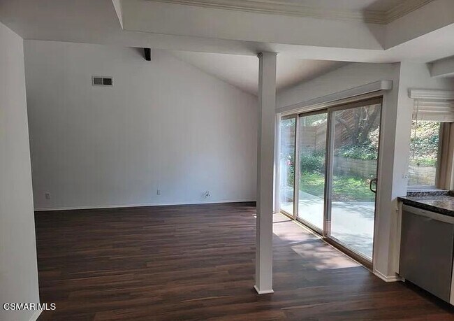 Building Photo - 28910 Calabria Dr