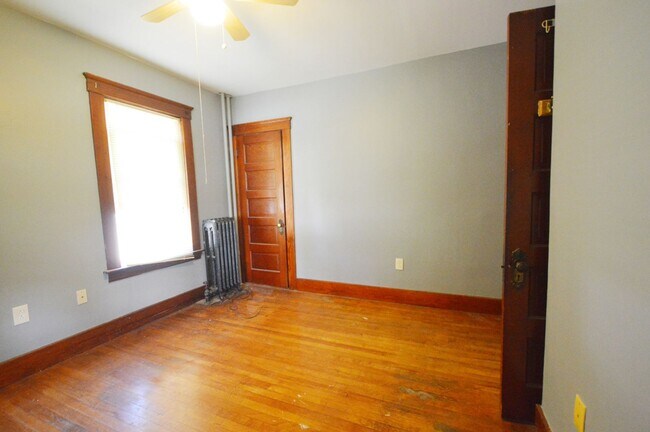 Building Photo - 53 Forest St