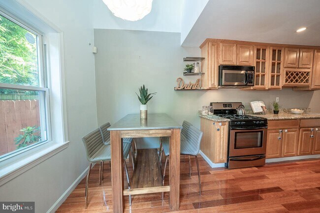 Building Photo - 2025 Parrish St