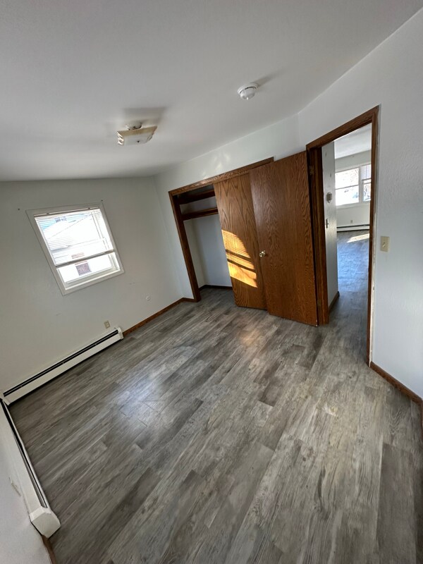 Building Photo - 516 Kendall Ave S