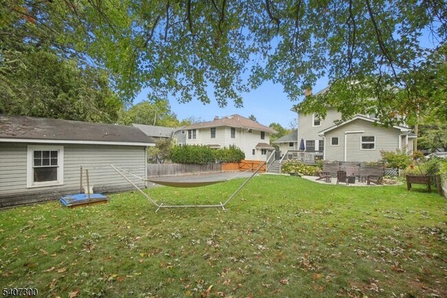 Building Photo - 6 Girard Pl