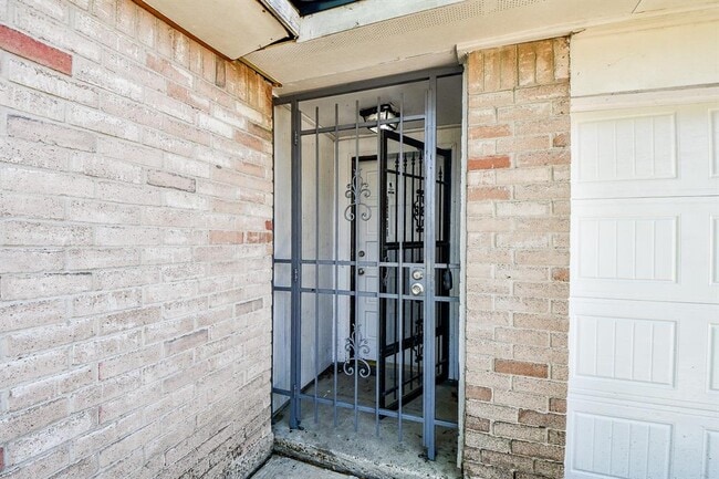 Building Photo - 11823 Hallowing Point Rd