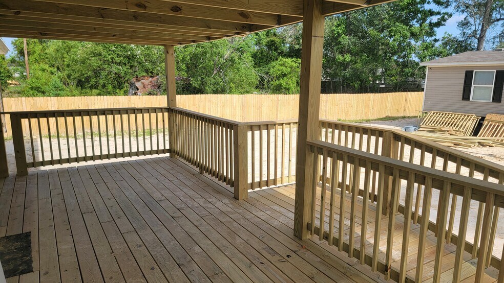 Building Photo - 32744 Carolee Cir