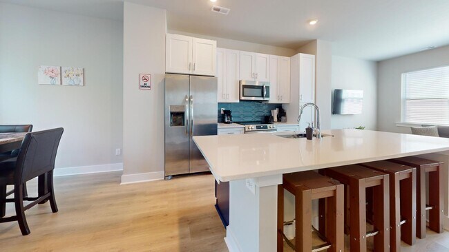 Building Photo - 4110 Salient St