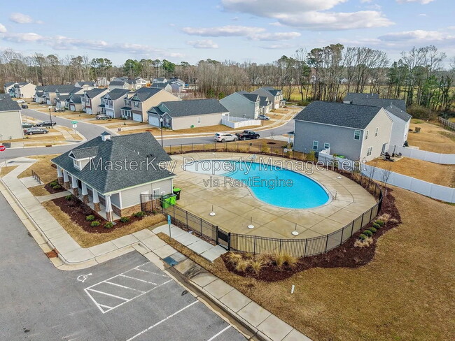 Building Photo - 633 Birchhead Dr