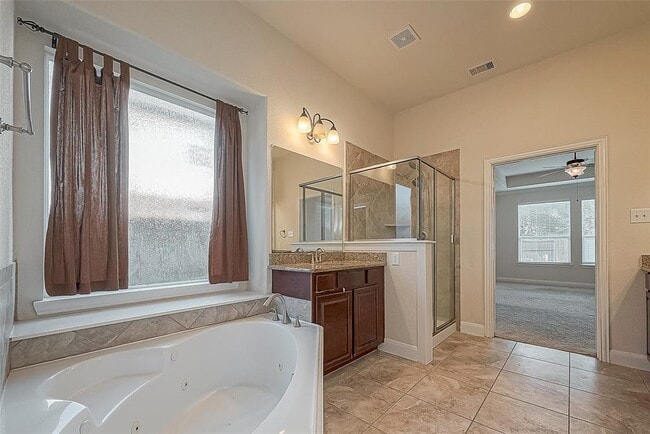 Building Photo - 13910 Desert Trace Ct