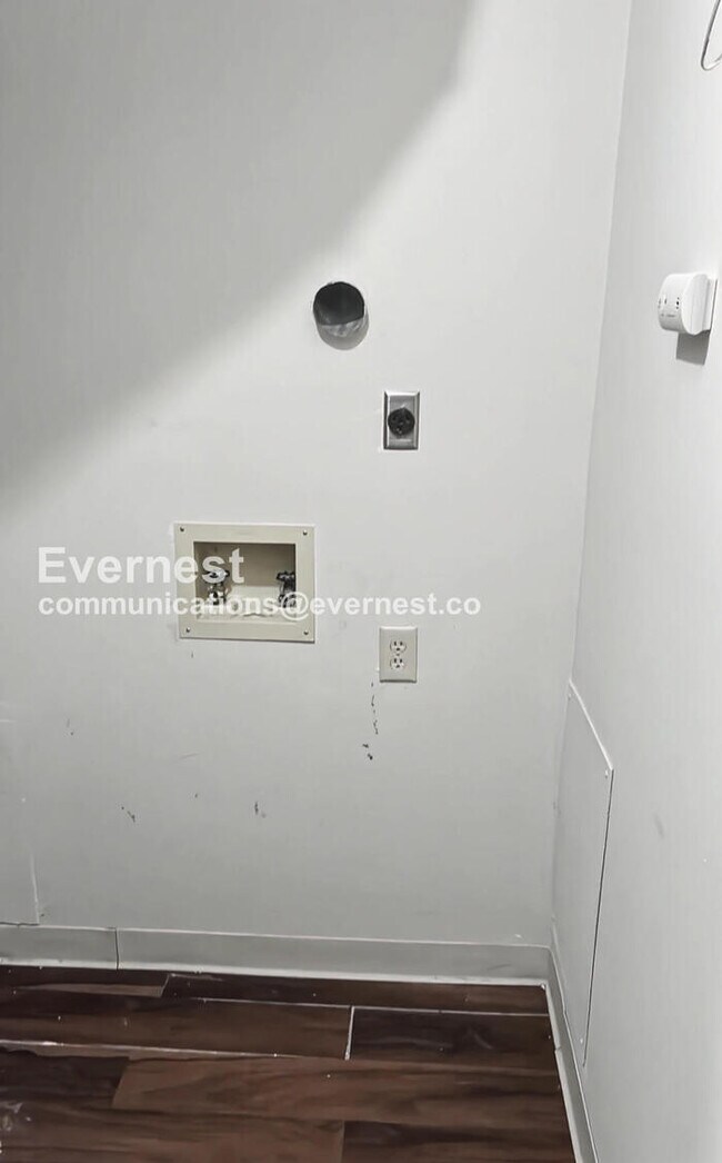 Building Photo - 5300 Darlington Rd