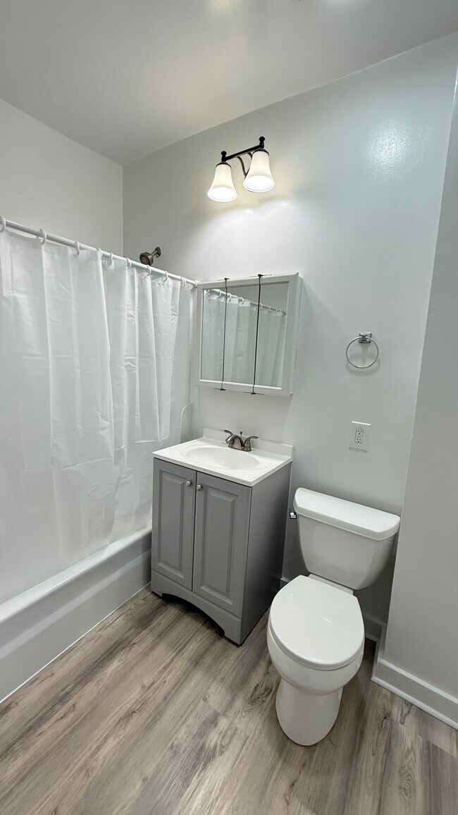 Building Photo - 75 Division St