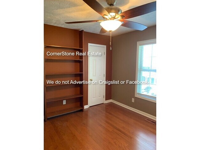 Building Photo - 401 Cityview Ln