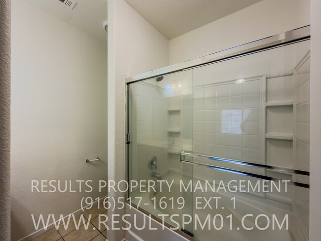 Building Photo - Excellent Natomas Townhouse