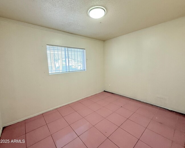 Building Photo - 617 W Minton St