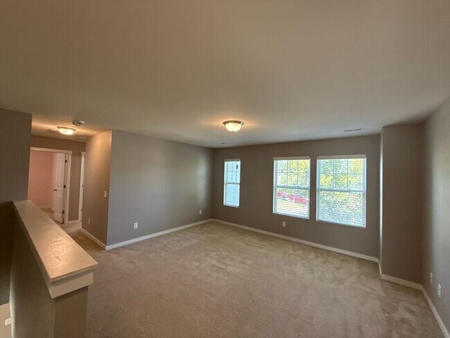 Building Photo - T.R. Lawing Realty Property